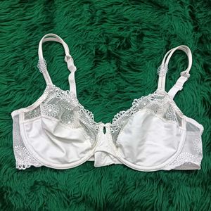 Elegant White 🫴🏻🎁Lace Trim Bra