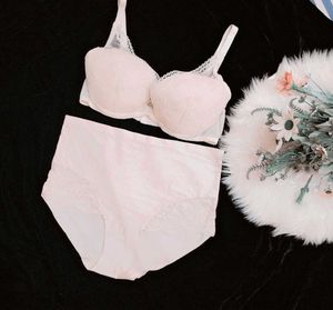 Lace embroidery plunge bra with brief 👍