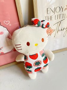 helo kitty plushi