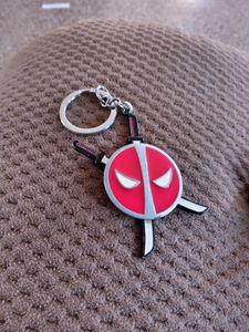 Deadpool Spinning Keychain ❤️