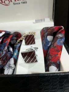 Prestige Tie, Pocket Square &amp; Cufflinks Set