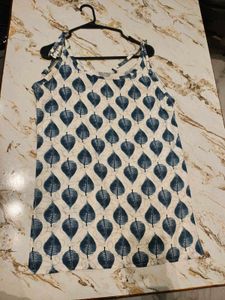 combo of 2 printed short kurti