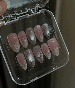 Press-On Nail Set