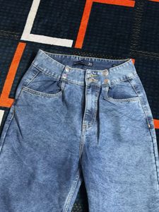 Acid Wash  mom Jeans