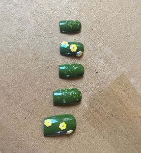 Green Floral Press-On Nails