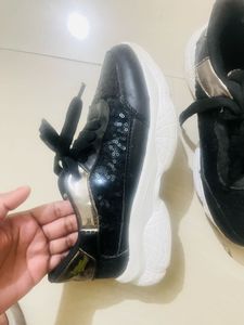 Stylish Black Fashion Sneakers