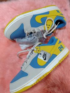 Nike Dunk Low: Stylish Sneakers