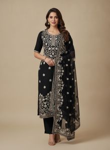 Pure Kashmiri Embroidered Kurta Set