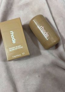 Glowy Lip Tint - Sheer Berry Shade