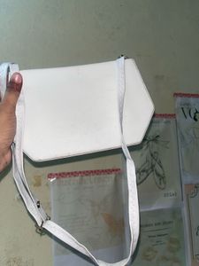 Trendy Fashionable Sling Bag Of Medium Size