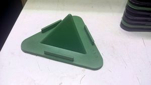 20 Pc Pyramid Mobile Stand