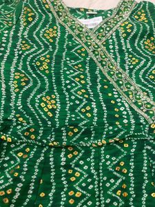 Elegant Green Bandhani Wrap Dress