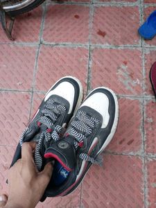 Men's Black and White Sneakers