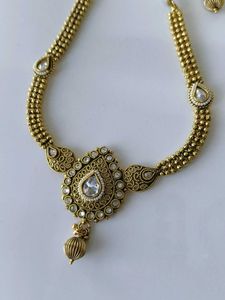 Elegant Gold Necklace &amp; Earring Set