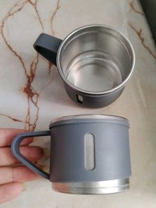 Vacuum Flask Set With Extra 2 Cups