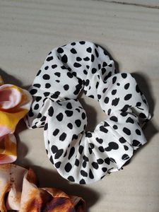 Y2K Chic Clean Girl Scrunchies