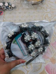 Pearl Embellished Hairband