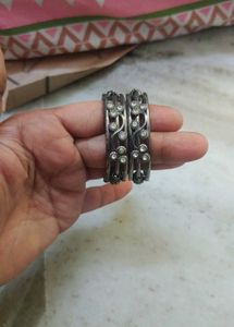 Sparkling Floral Bangles Set