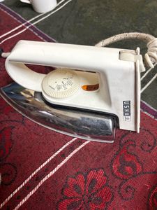 USHA Lexus Electric Iron