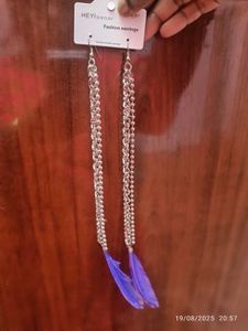 New Unused Dangling Chain Earrings