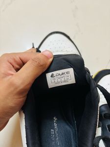 Duke Sneakers