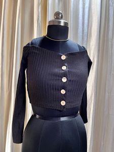 Ribbed Off-Shoulder Button-Up Cropped Top