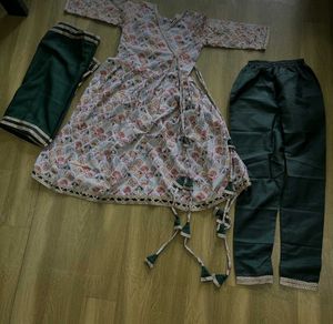 New Cute Floral Print Girls' Kurta Set