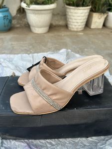 OUTRYT Embellished Heeled Sandals