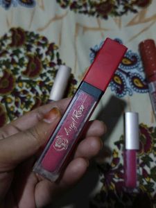 Lot of 5 Lipsticks and Lip Gloss