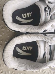 Women/Girls white sneakers