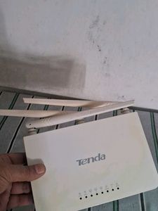 Tenda WiFi Router pick up 1