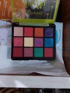 Vibrant Eyeshadow Palette