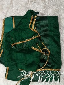 dark green saree with blouse ☺️🥳