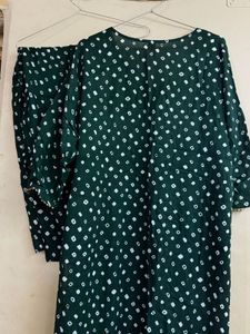 Elegant Green Kurta Set with White Print