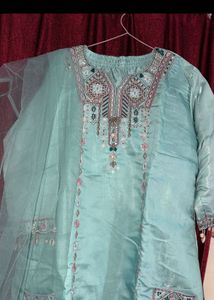 Elegant Teal Kurta Set with Intricate Embroidery