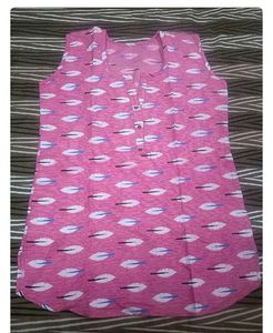 Pink Leaf Print Sleeveless Kurta in L 40