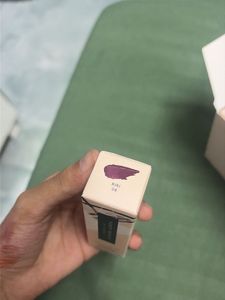 Fenty Beauty Gloss Bomb - RIRI 08