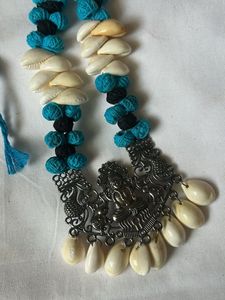 Boho Shell and Metal Pendant Necklace