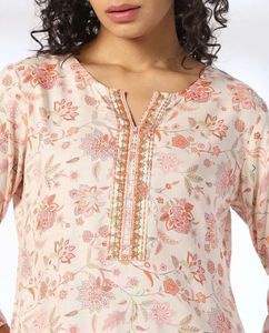 floral print Avaasa mix n match kurta and pant set