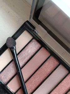 Swiss Beauty Eyeshadow Palette 12 Colors Glittery
