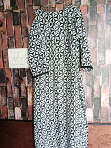 Black And White Kurti Straight And Beautiful