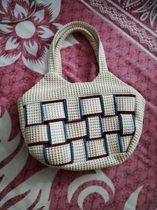 21.Woven Straw Handbag