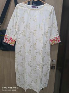 Sale- White Floral Print Kurta
