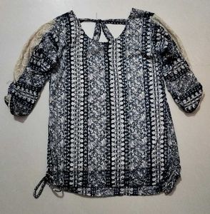 Patterned 3/4 Sleeve Blouse