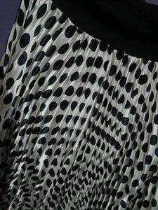 Elegant Polka Dot Pleated Skirt