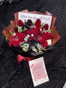 luxe red bouquet