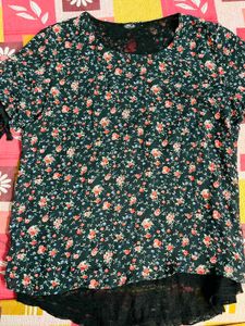 Chic Floral Print Top with Lace Trim