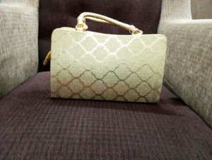 Beautiful 😍 Golden Hand/Sling Bag Only In ₹399