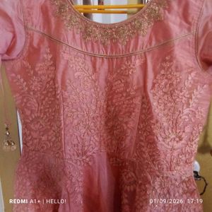 🎉Offer🎉Elegant Pink Embroidered Lehenga Choli