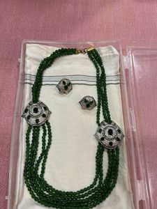 woman green stone elegant necklace set